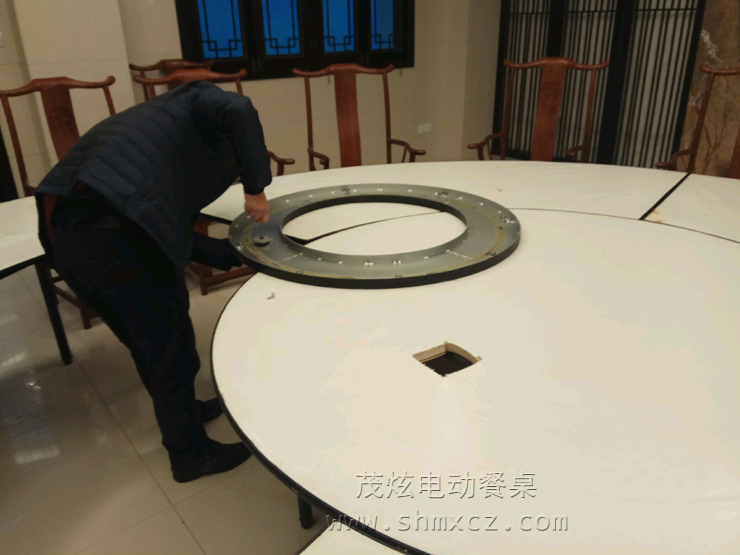 電動(dòng)轉盤(pán)餐桌安裝圖